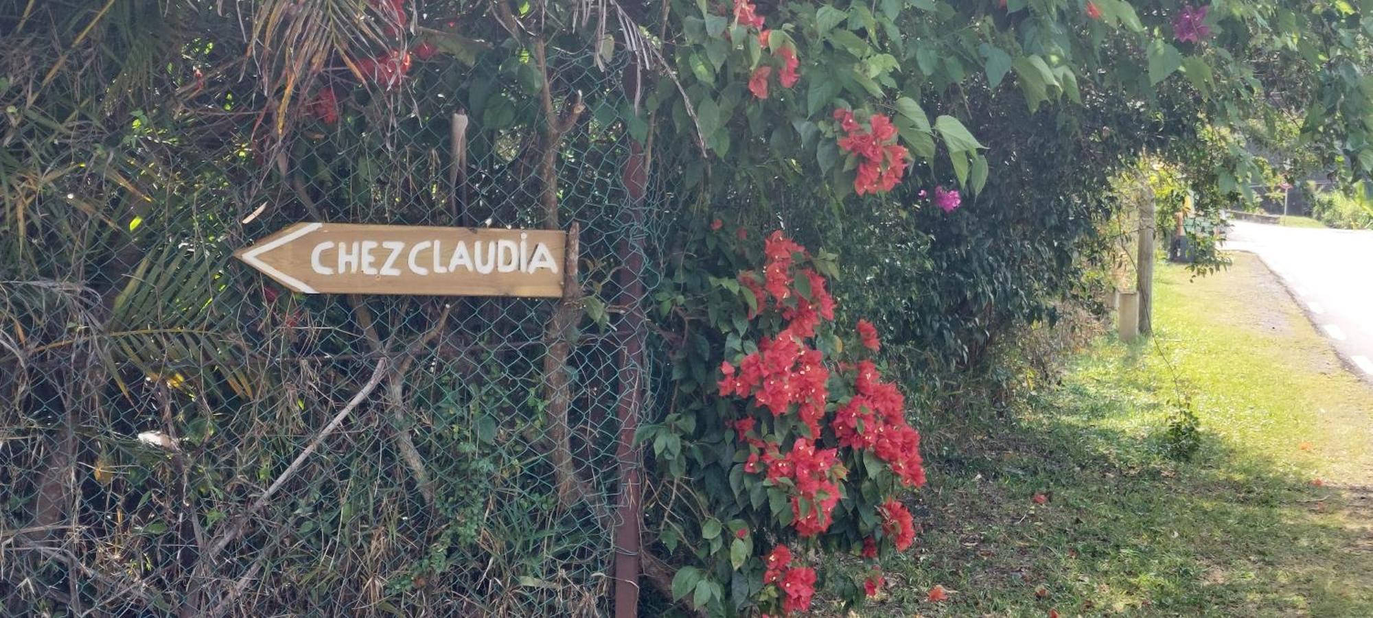 Chez Claudia Apartment Салази Екстериор снимка